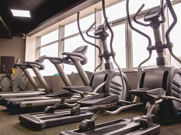 Профессиональные спортивные тренажёры: как правильно выбрать для вашего спортивного зала