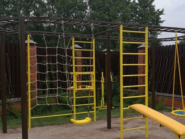 Спортивные комплексы для загородных домов: активный отдых на своем участке