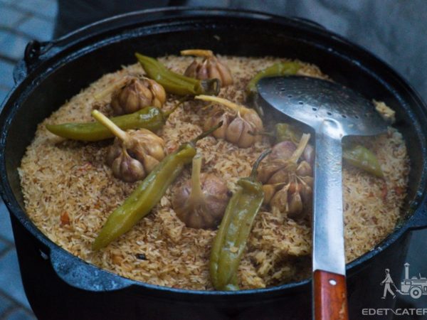 Выездное питание кейтеринг: как удивить гостей необычным меню