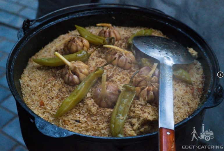 Выездное питание кейтеринг: как удивить гостей необычным меню