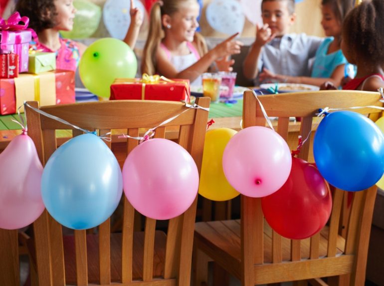 Как украсить праздник латексными шарами: идеи и готовые решения