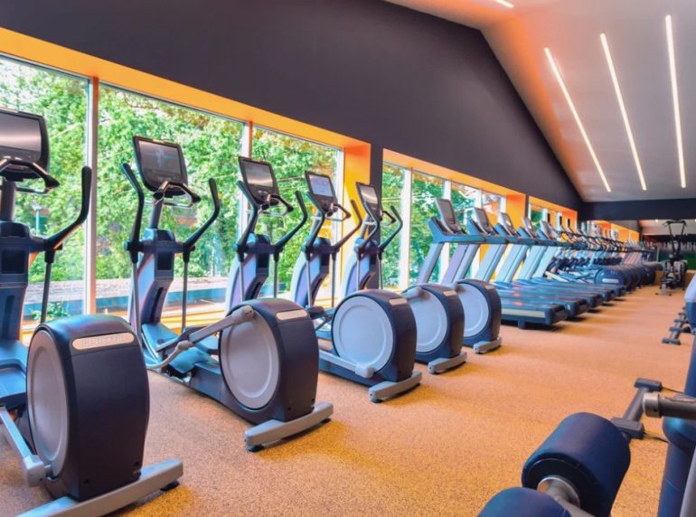 Фитнес клуб или тренировки дома — где быстрее добиться результата