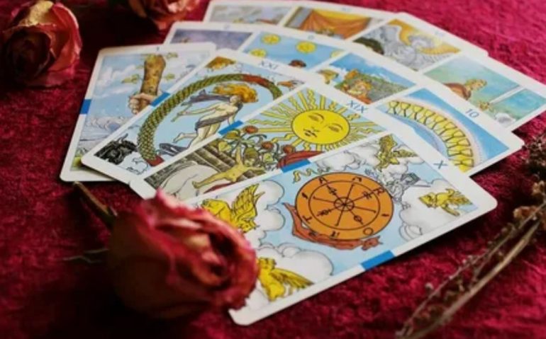 Гадания на суженого онлайн: реальные истории совпадений и промахов